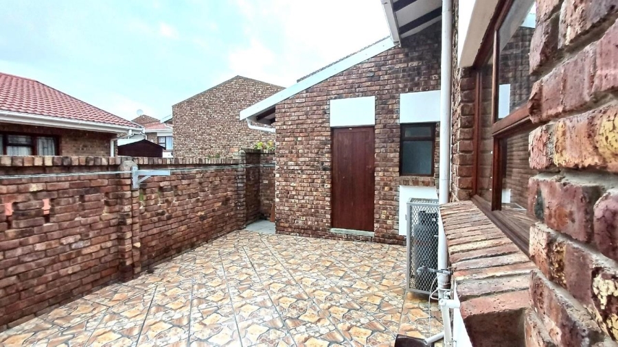 3 Bedroom Property for Sale in Hartenbos Central Western Cape